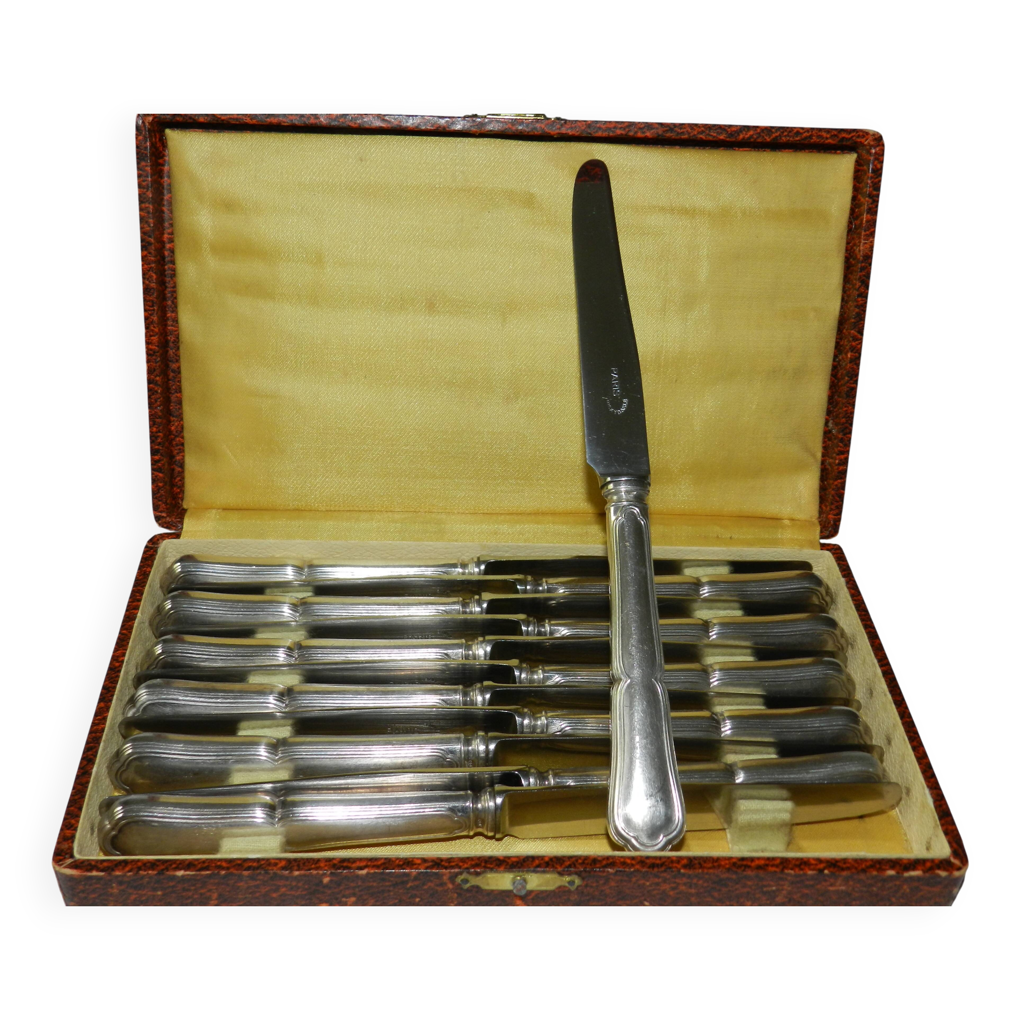 Coffret de 12 couteaux à dessert en métal argenté
