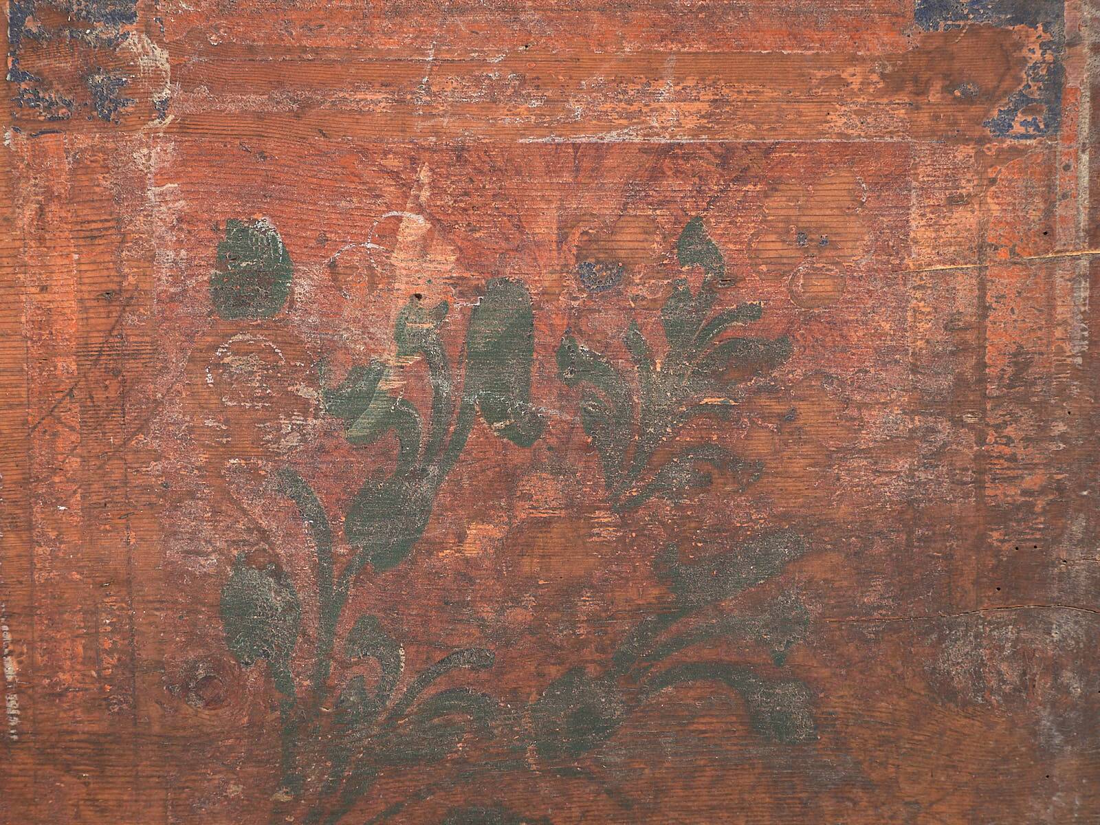 Antique trunk with floral motifs (c.1920) #24