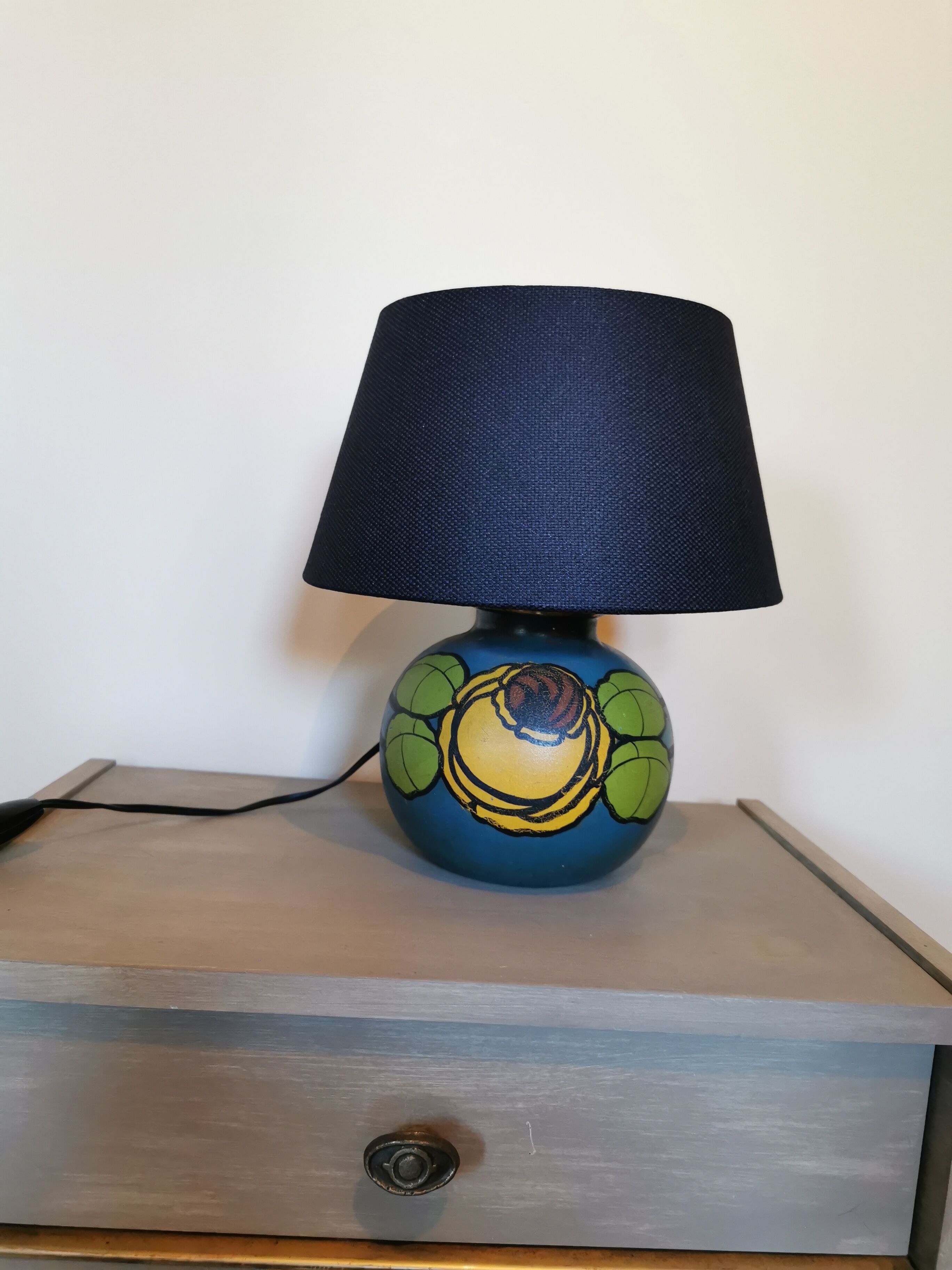 Art Deco painted ceramic globe lamp