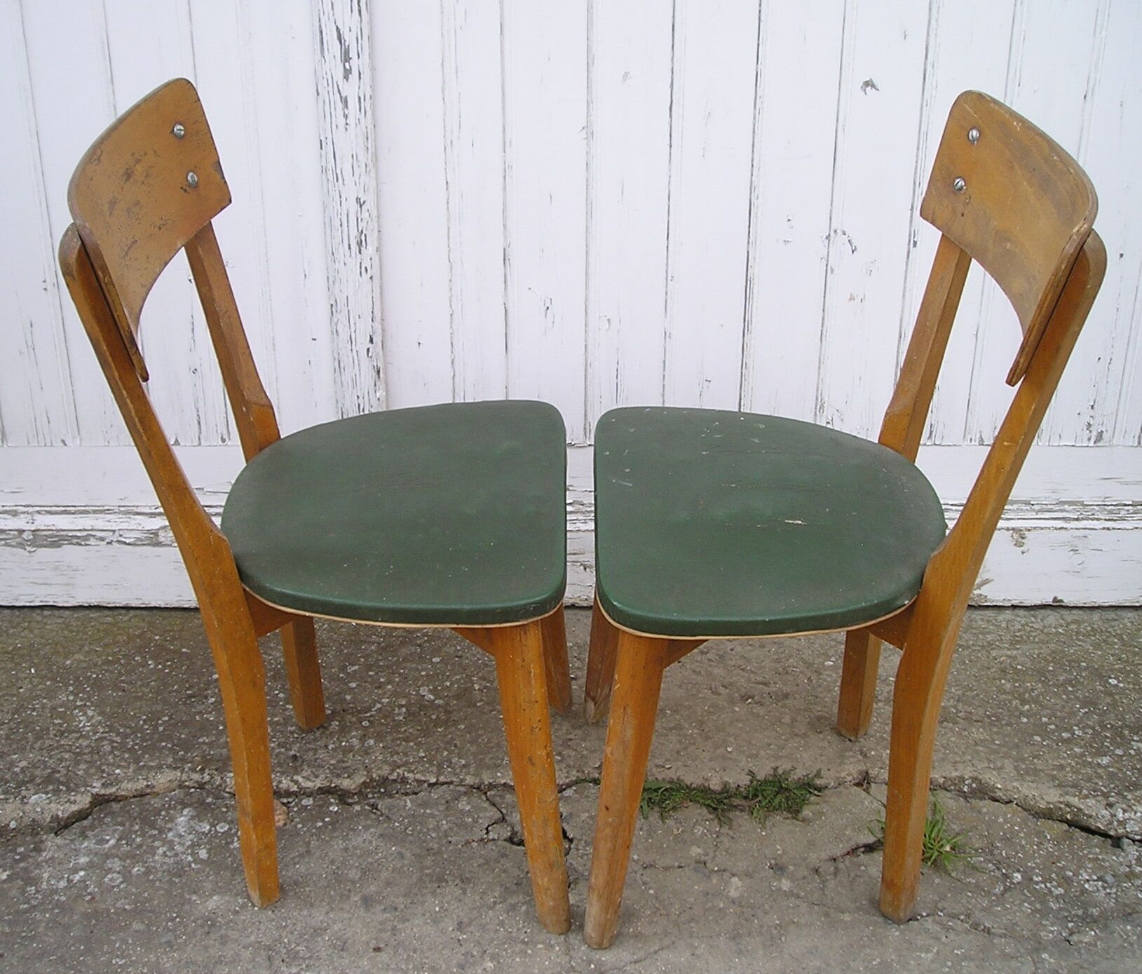 Pair of 1960 chairs, green skai and wood