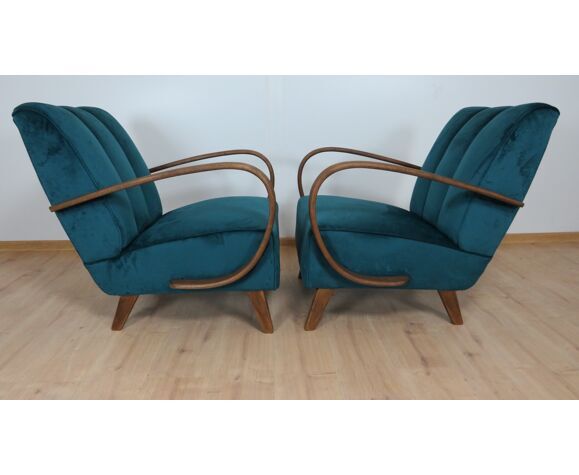 Paire de fauteuils by Jindrich Halabala