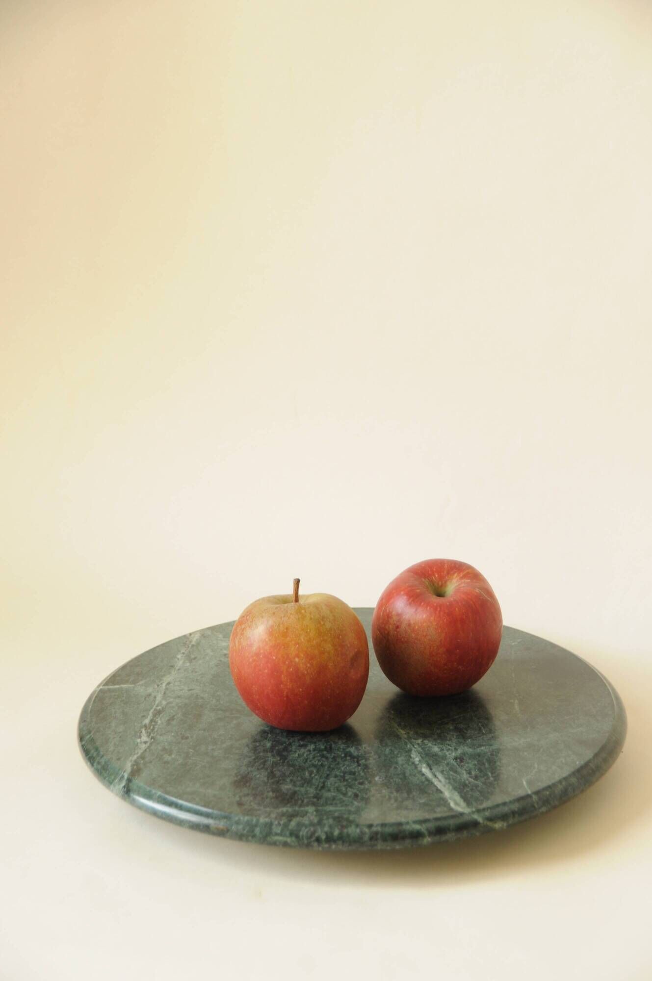 Plateau rond tournant en marbre vert – centre de table en pierre naturelle