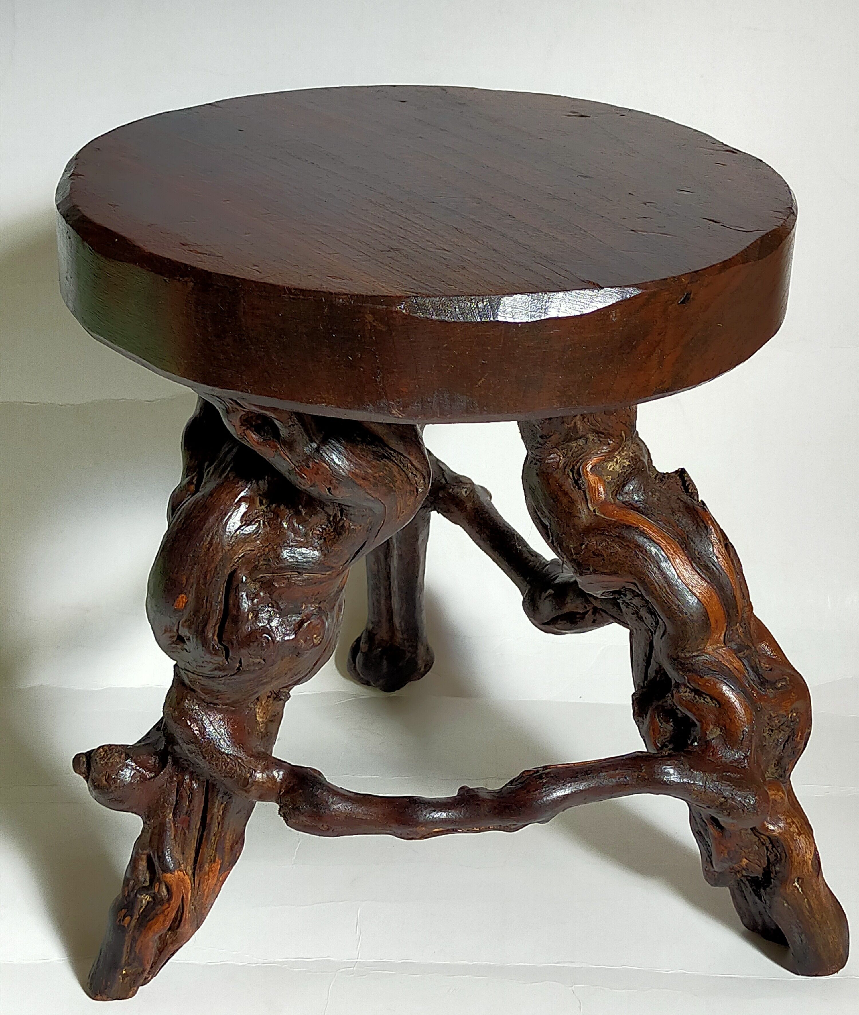 Tripod stool Art-popular vines, solid wood top