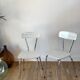 Duo de chaises en formica blanches effet marbré années 70