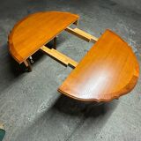 Round extendable dining table in Regency style M