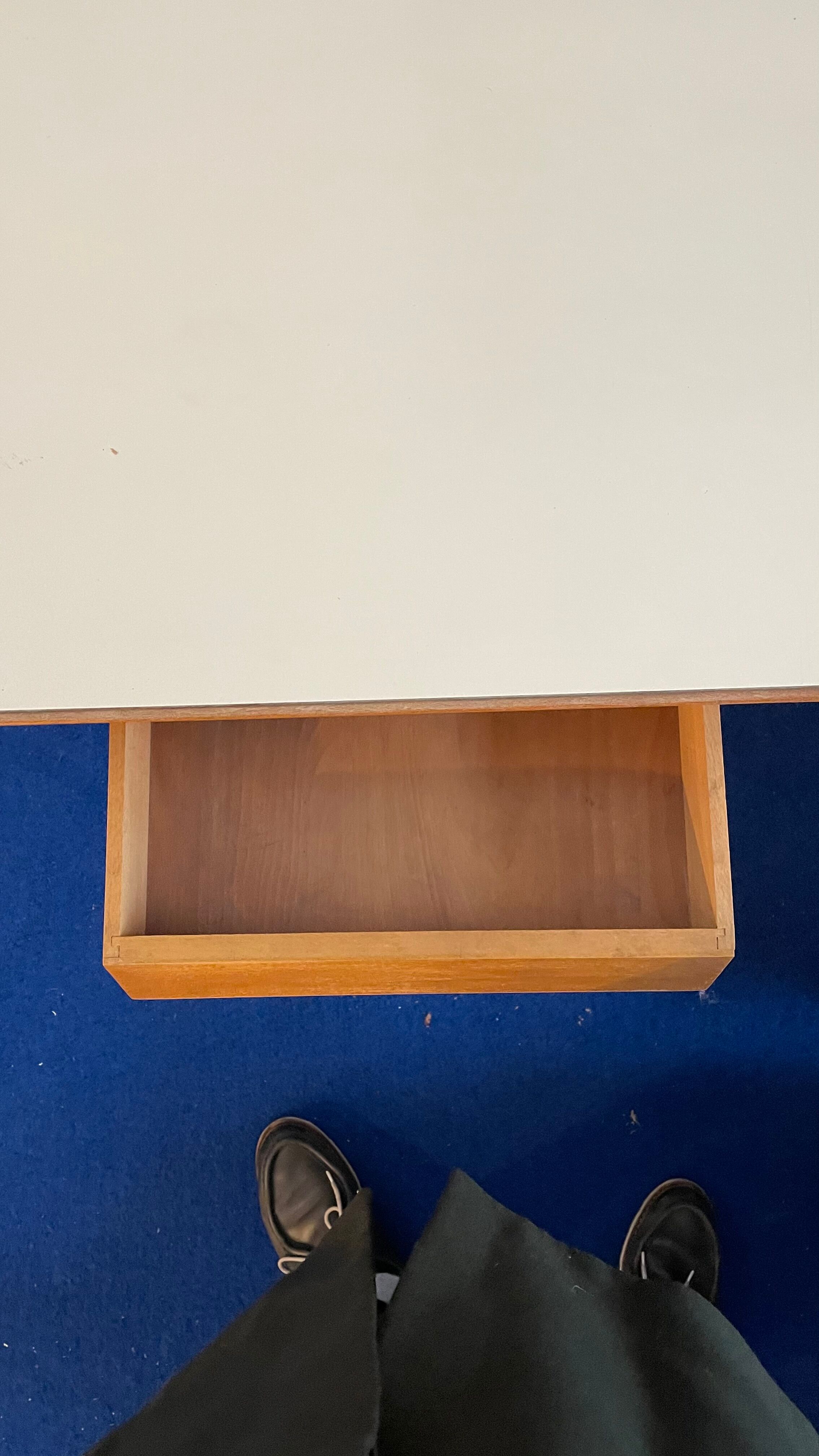 Italian office of the 50s feet compass