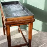 Table de métier, début 20ème, en bois et zinc riveté