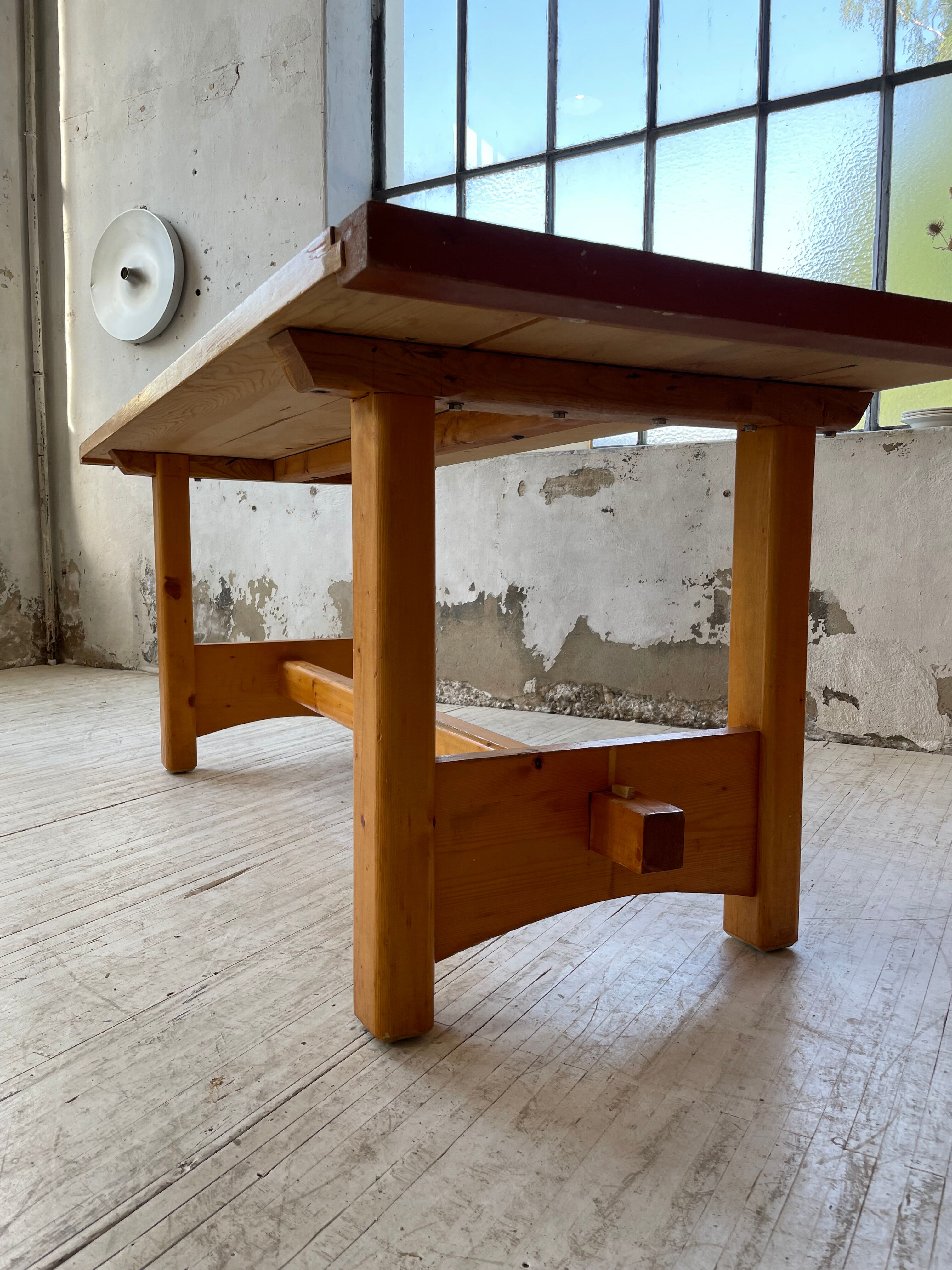 Mountain furniture table in pine 2m
