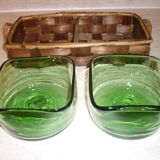 Rattan aperitif servant with 2 green glass ramekins