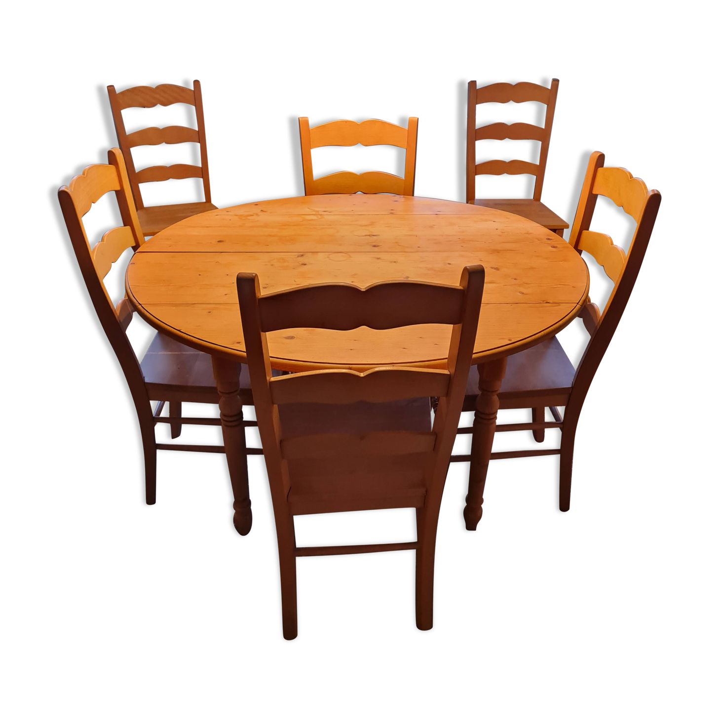 Table et chaises en pin massif