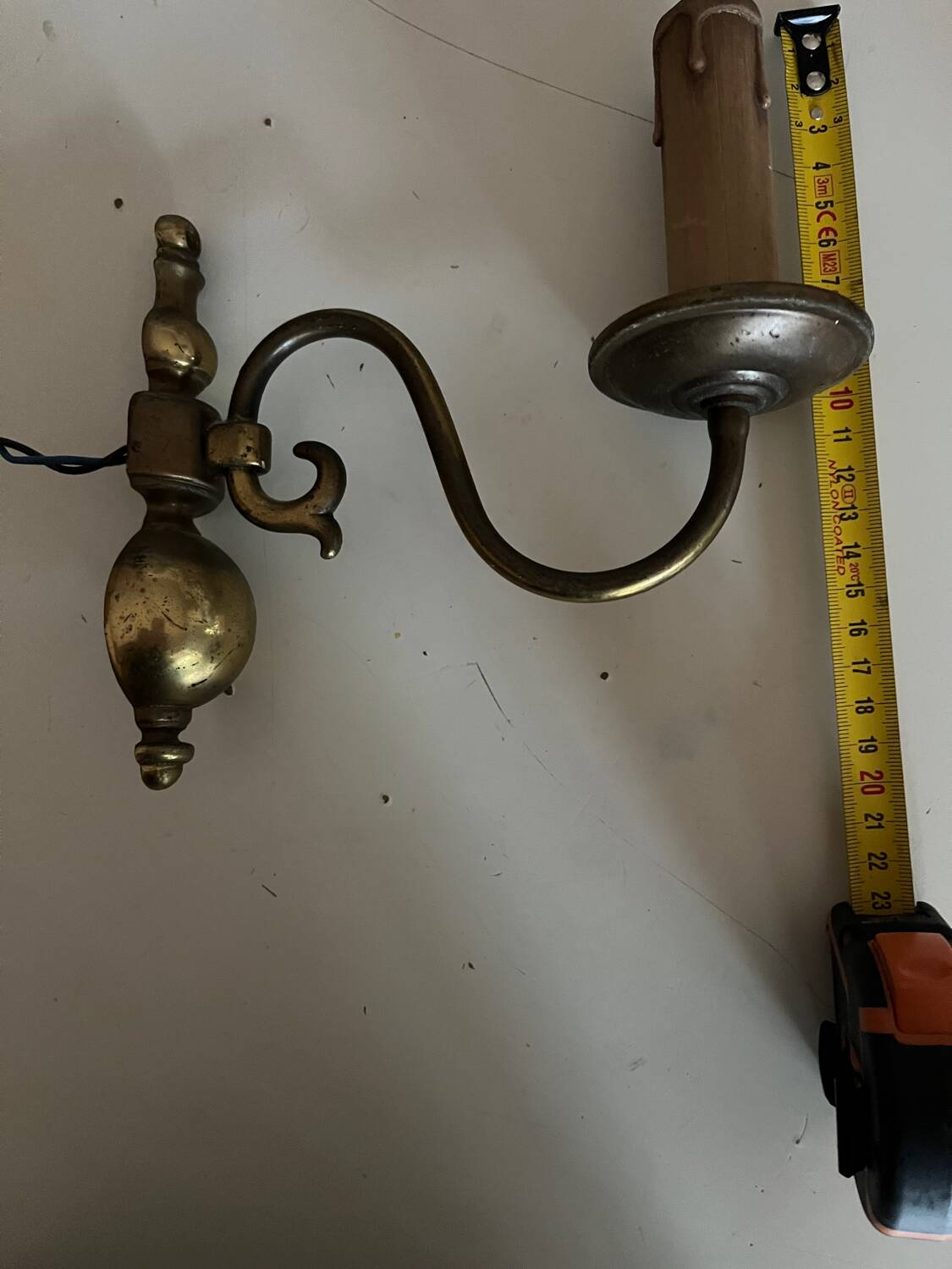 Wall-mounted lamp pair