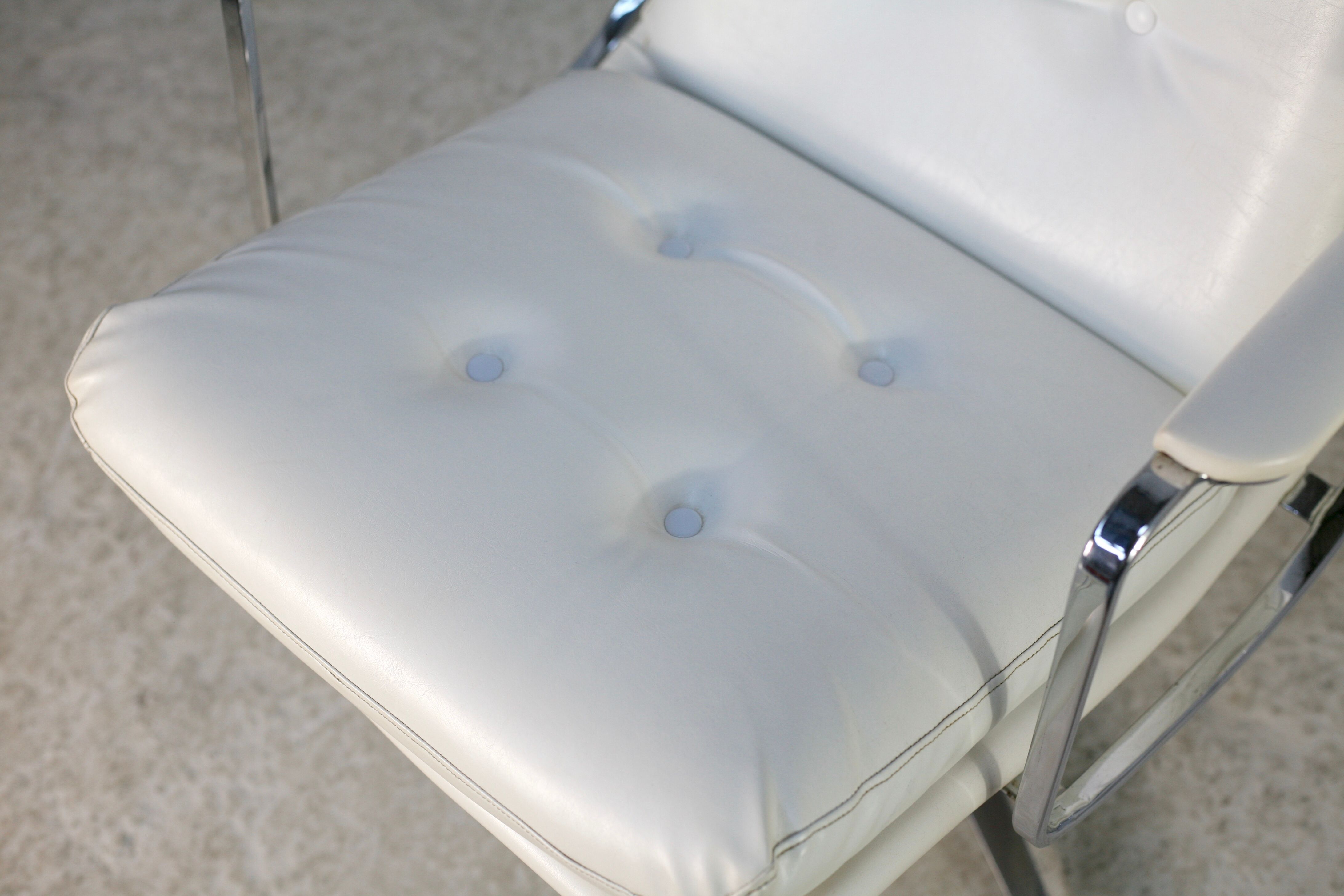 Armchair "Space Age"". Steel and imitation leather. Swivel. France, 70s