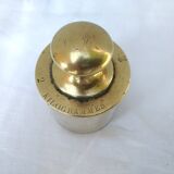 Weight of brass scale of 2 kg