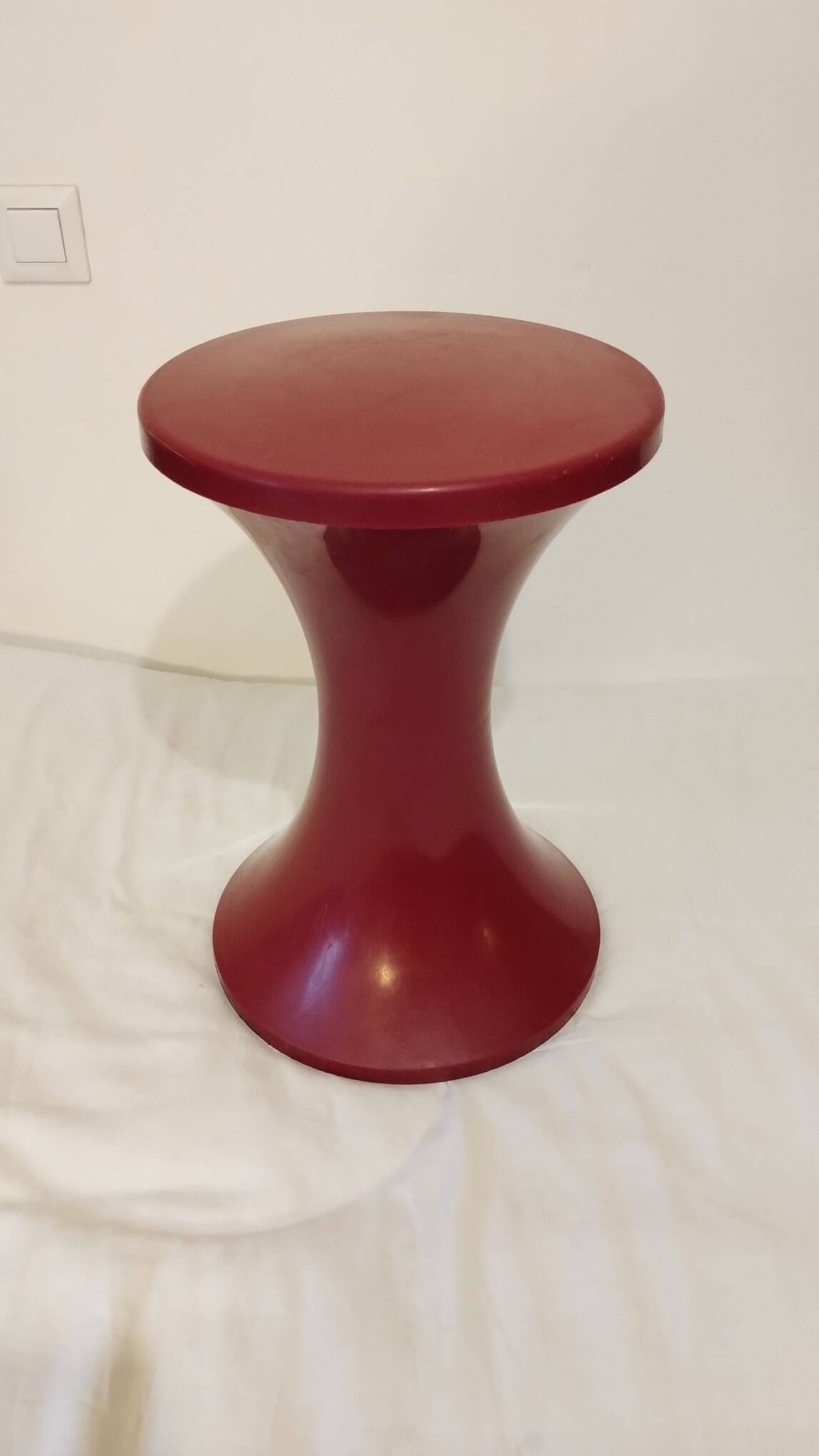 Burgundy red tam tam stool stamp