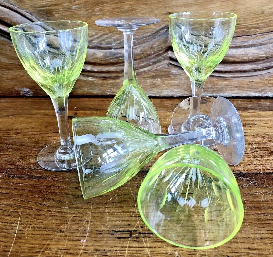 Service de 5 verres à vin aperitif en ouraline