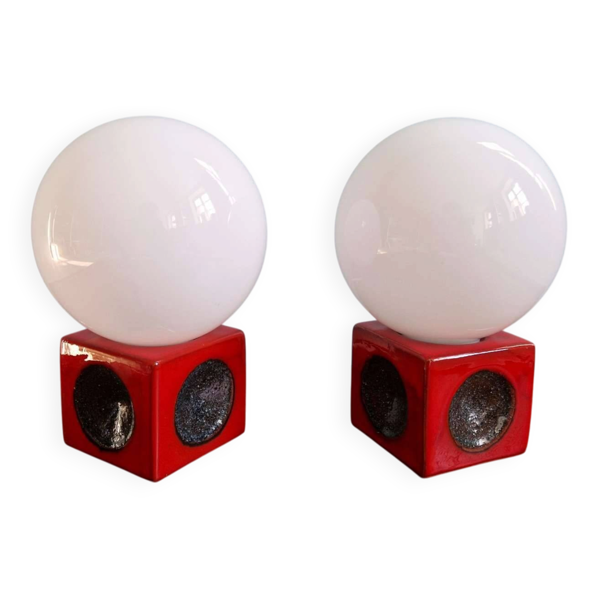 Paire de lampes de chevet en céramique rouge et opaline blanche, 1970
