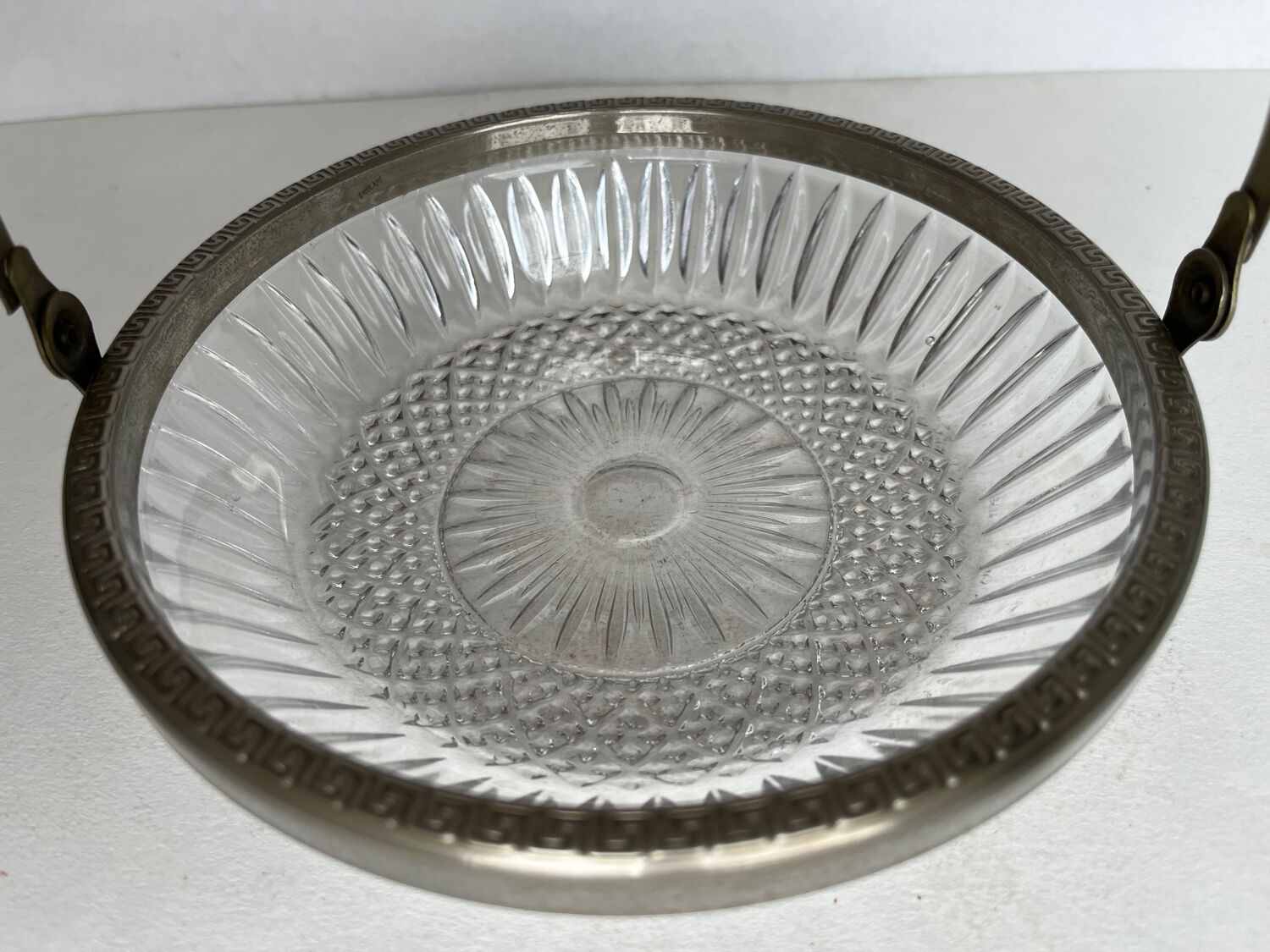 Empty cup glass pockets