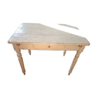 Table de ferme blanche