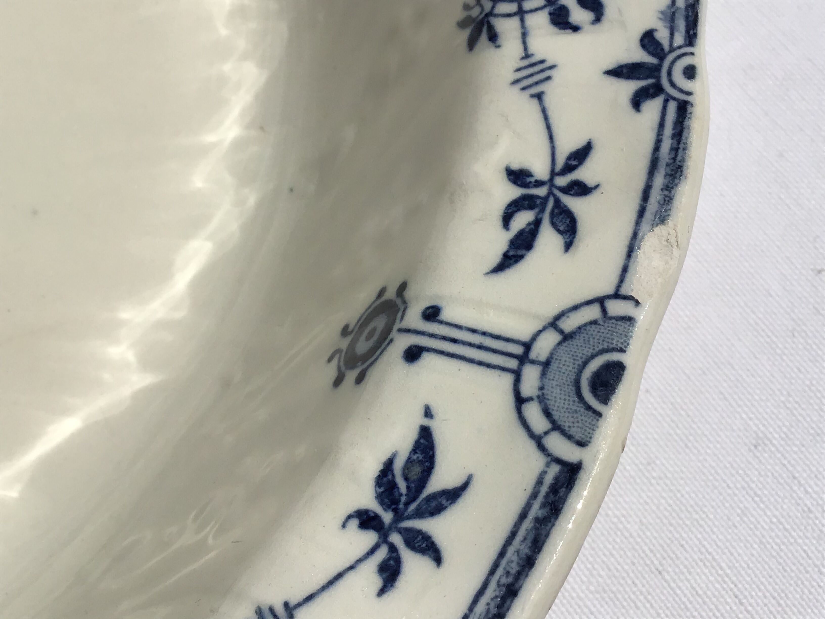 Plat creux Terre de Fer Gien Copenhague bleu marine