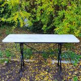 Bistro table in marble and cast iron