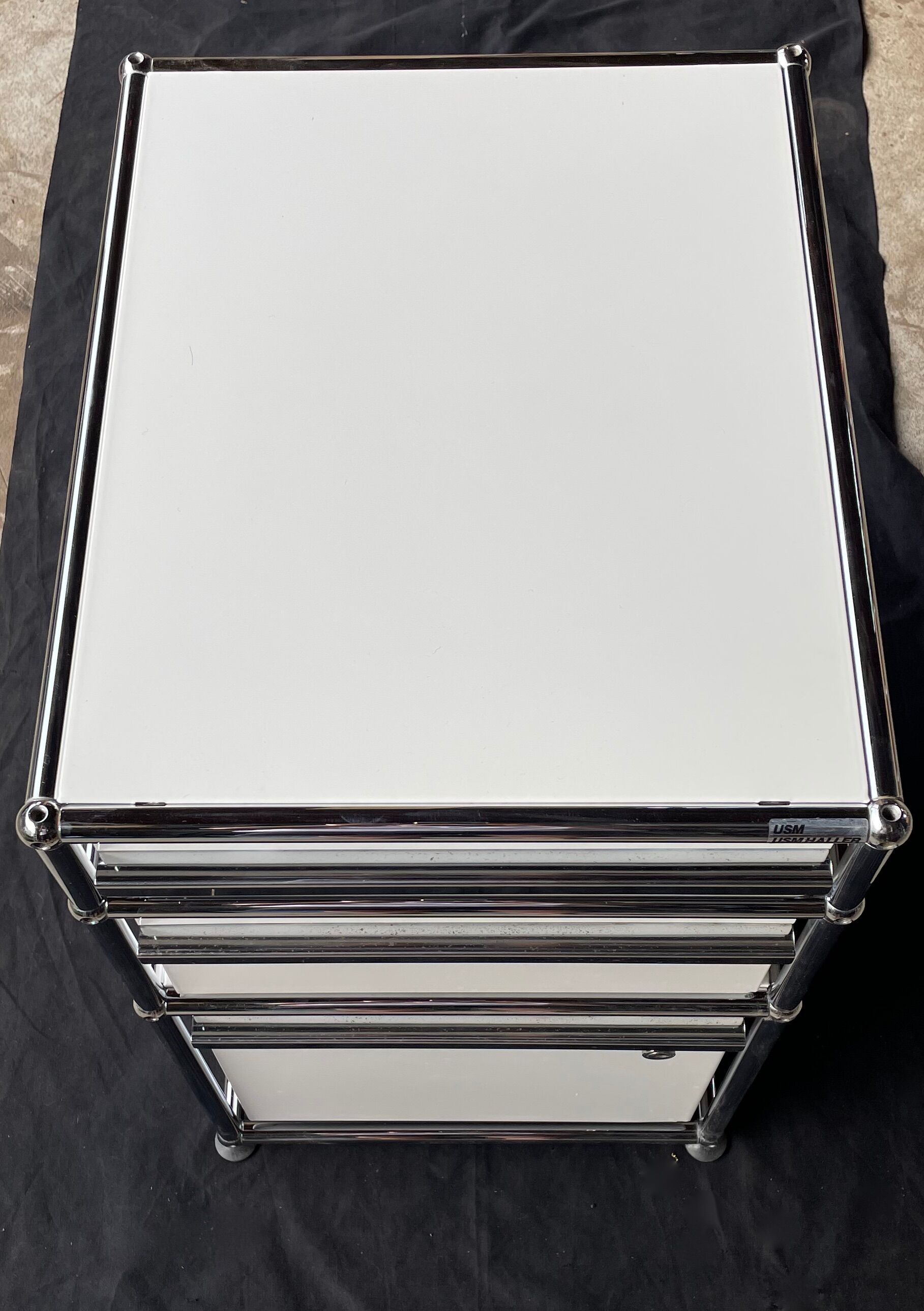 Furniture 3 drawers USM haller