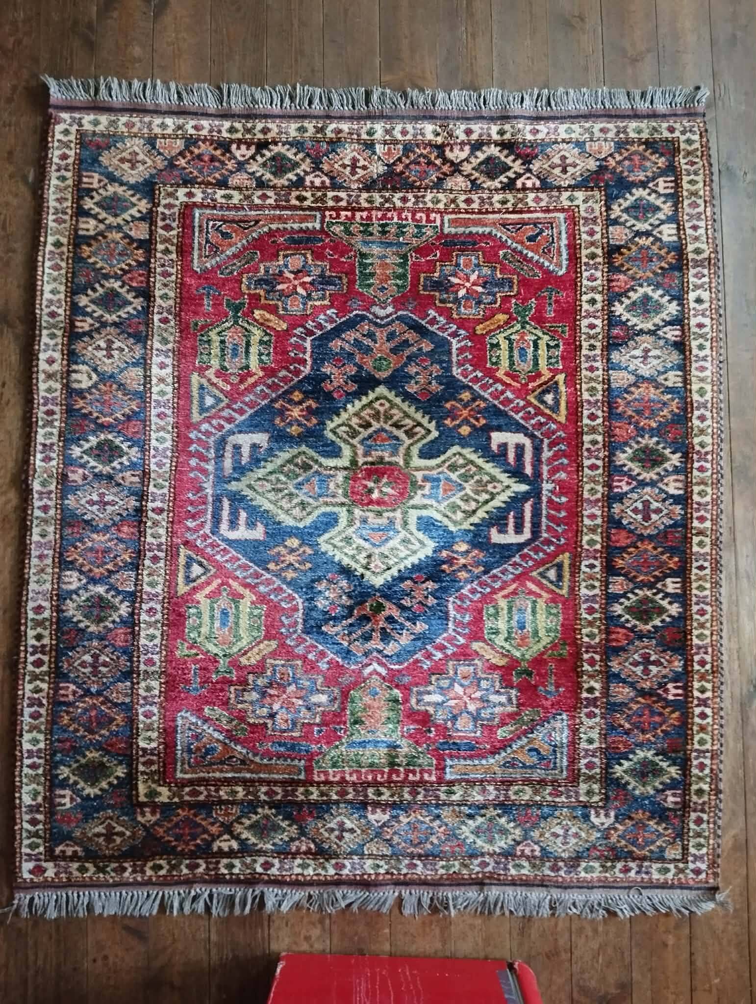 Handmade Pakistani Gazni rug 149x135cm