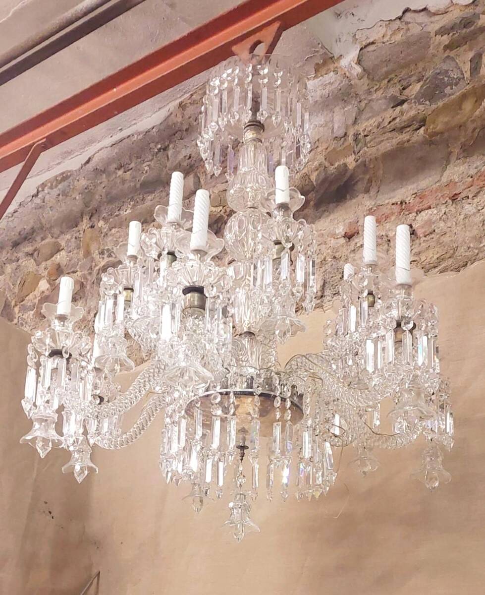 Grand lustre en cristal de France, années 1930/40 dans le style Baccarat Zenith.