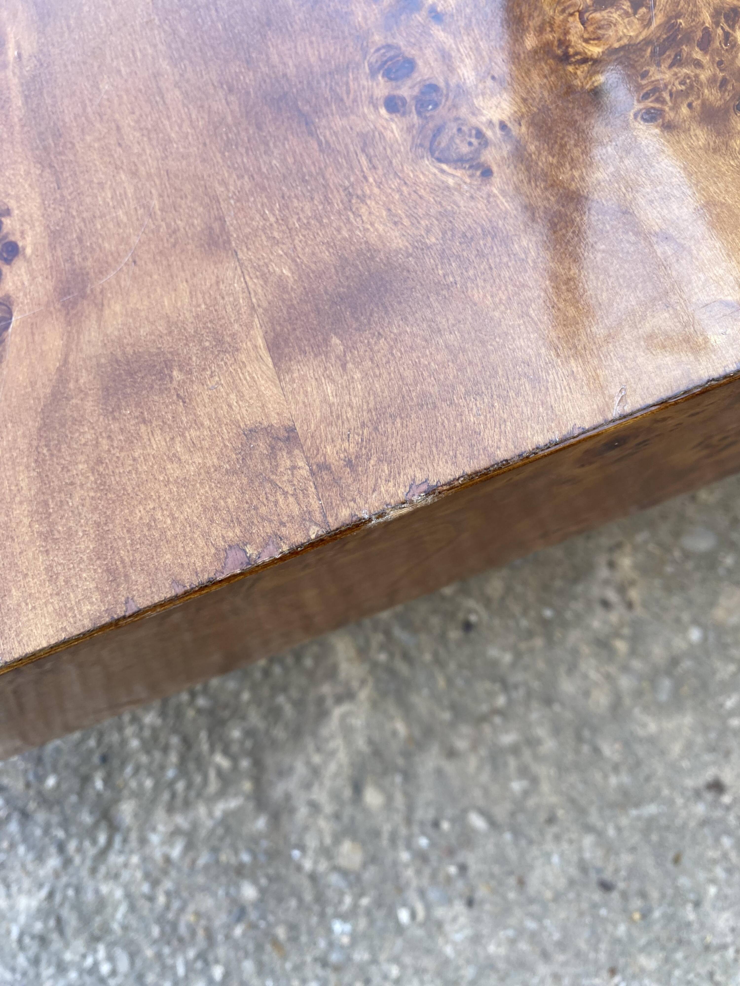 Table basse en loupe d’orme Roche et Bobois vintage 70s
