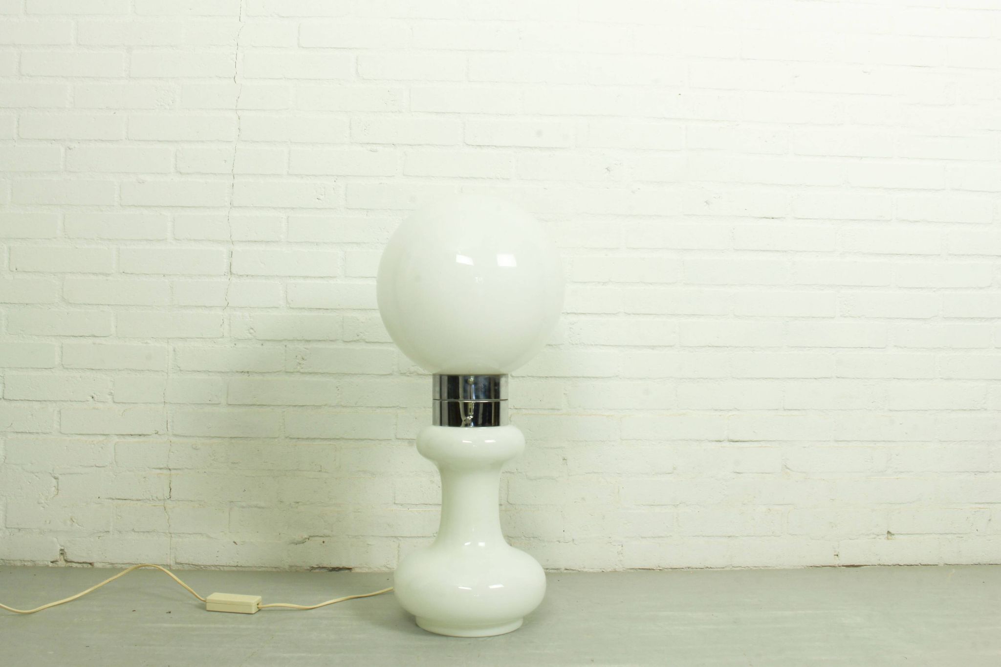 Mid Century Floorlamp Carlo Nason " Birillo" for A.V. Mazzega, Italy 1960
