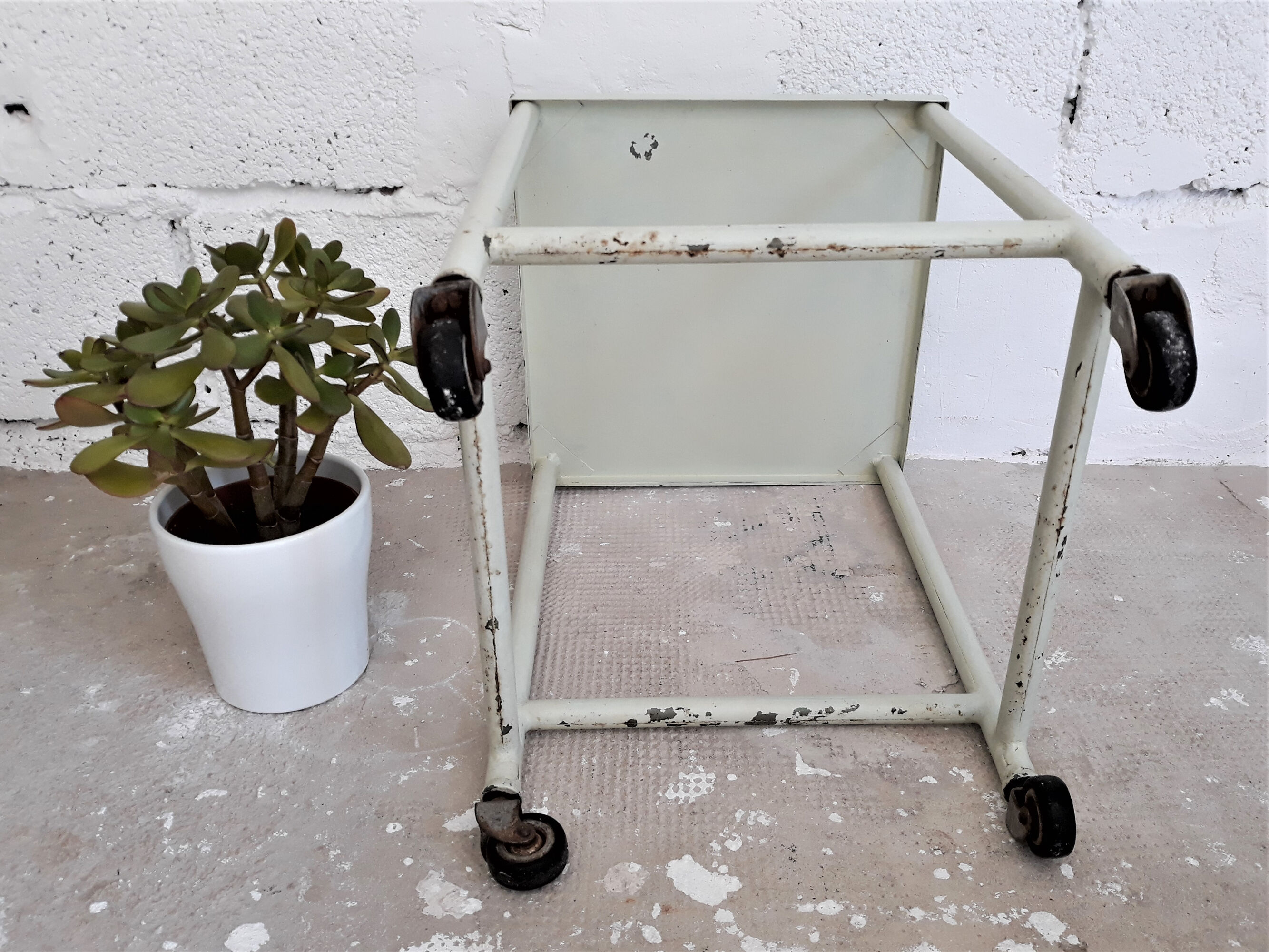 Desserte / Small roller-coaster / Plant Door / Side table / Sofa tip / Chevet / Vintage 1950 /