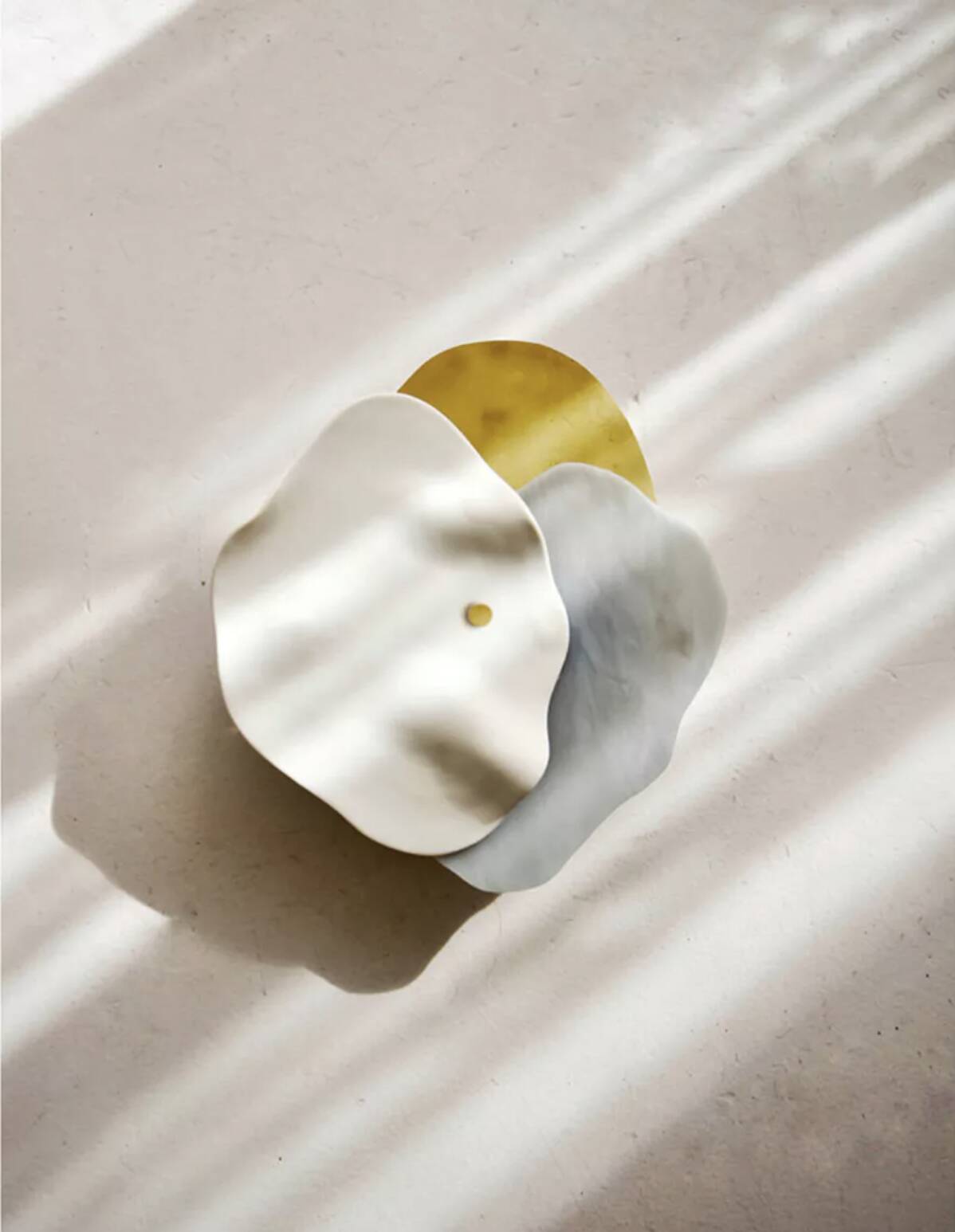 Wall lamp by Amande Haeghen ceramic and brass