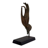 Main de Bouddha en Bronze Patiné, montée sur Socle, Thaïlande,  XXe Siècle