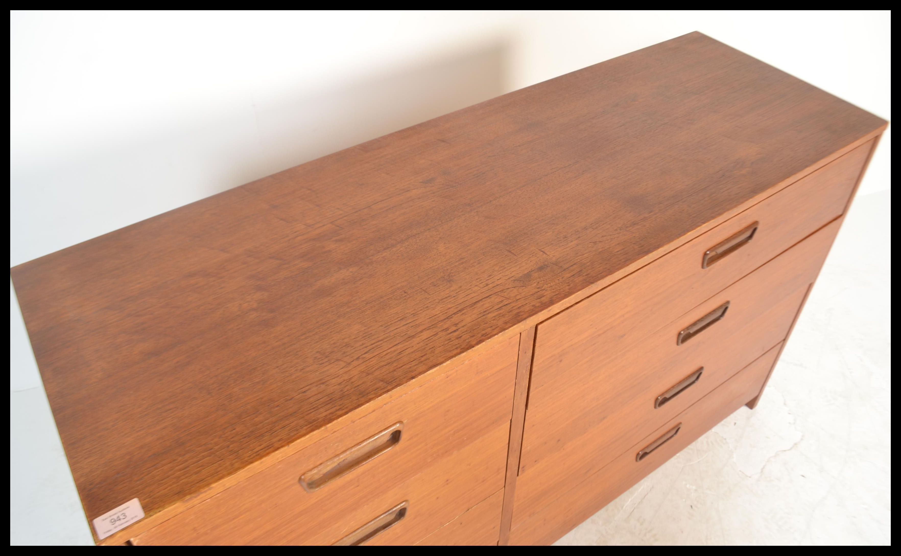 Commode en teck 8 tiroirs