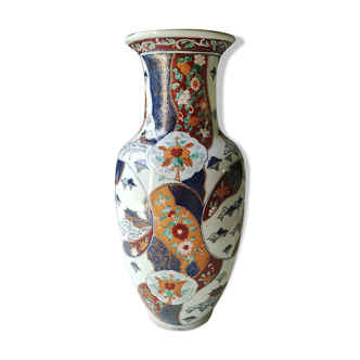 Vase balustre Chinois en céramique vernissée. Nature sauvage, floral. Style Imari. 32 cm