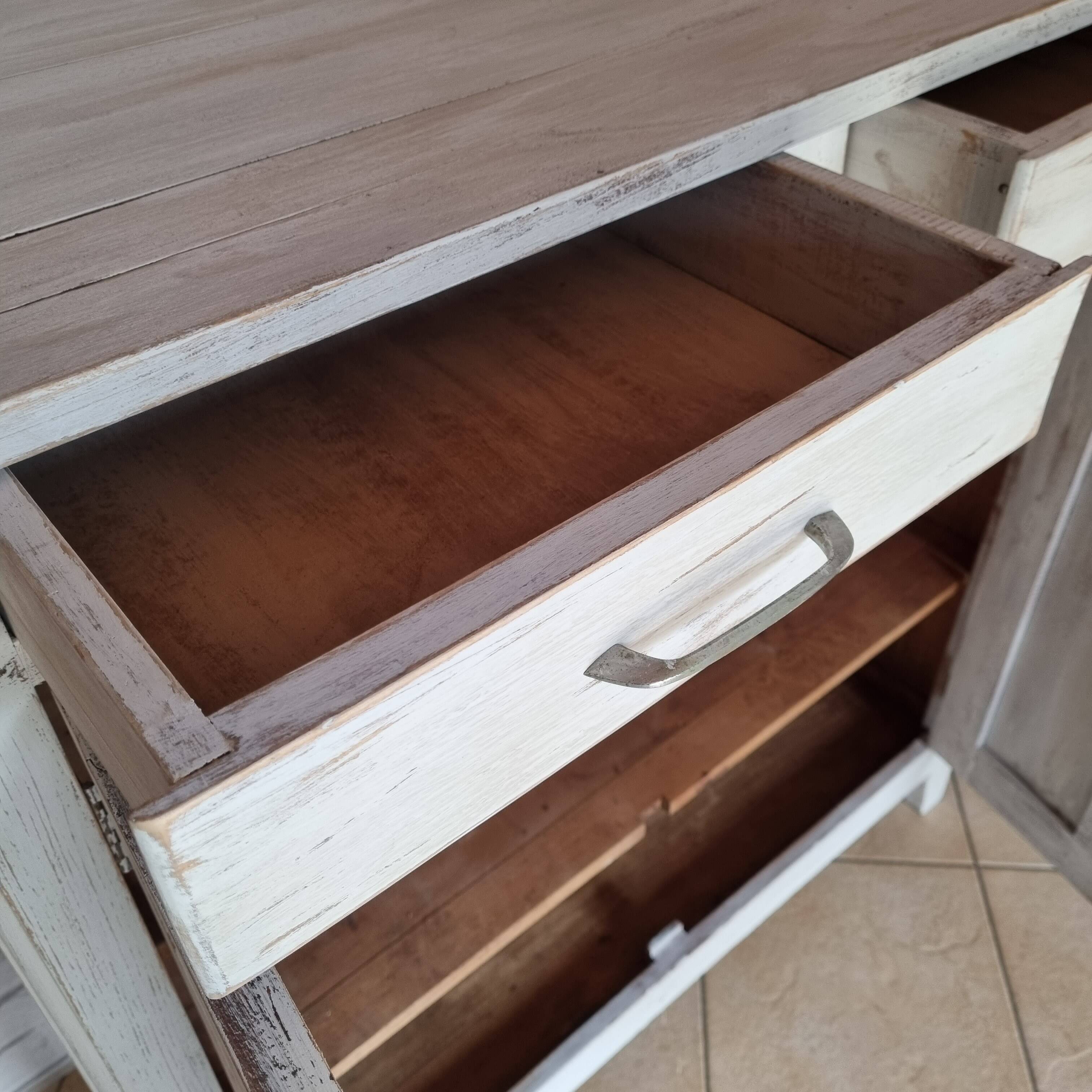 Buffet années 50 patiné