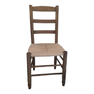 Chaise campagnarde assise