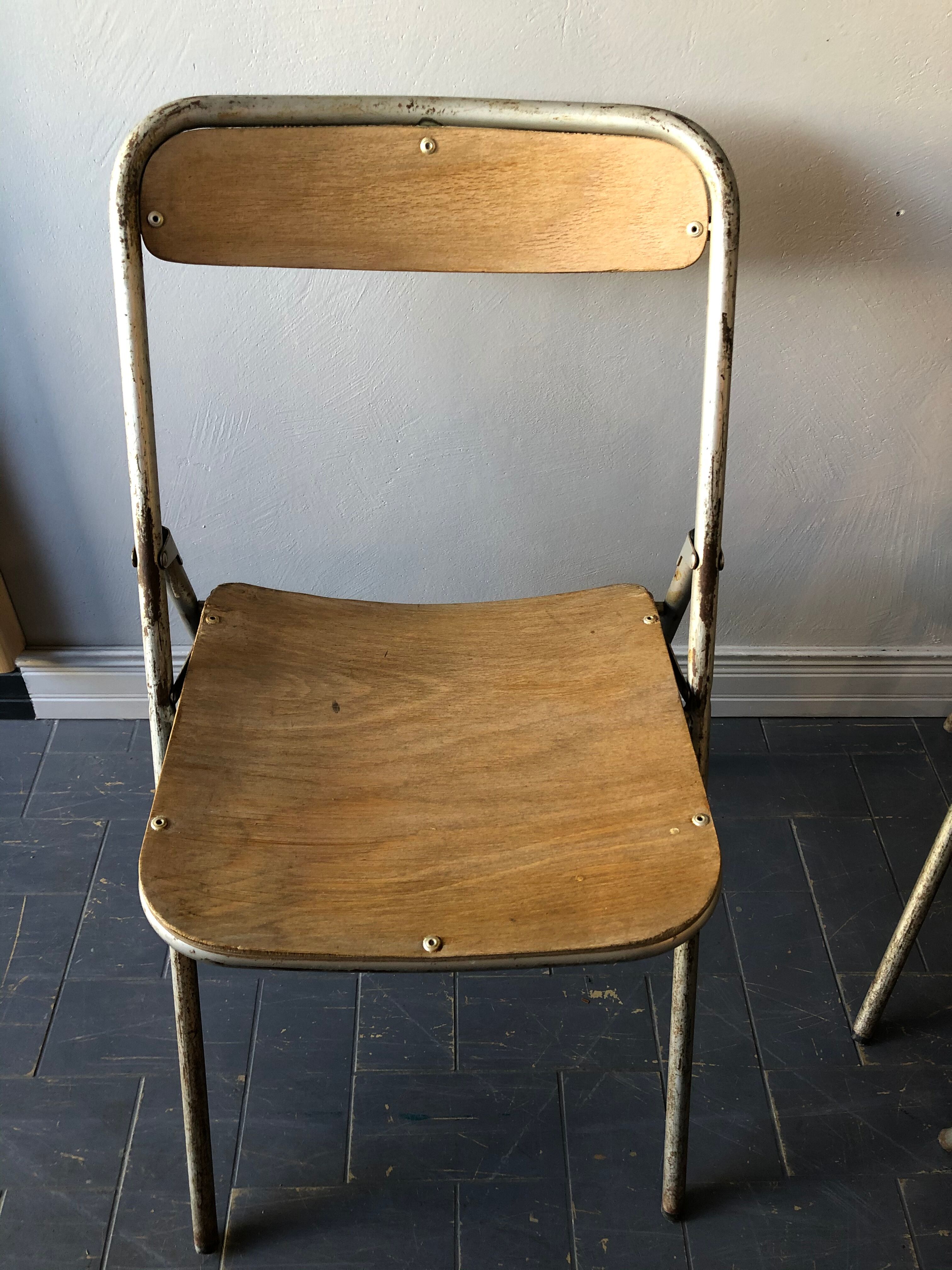 6 vintage folding chairs