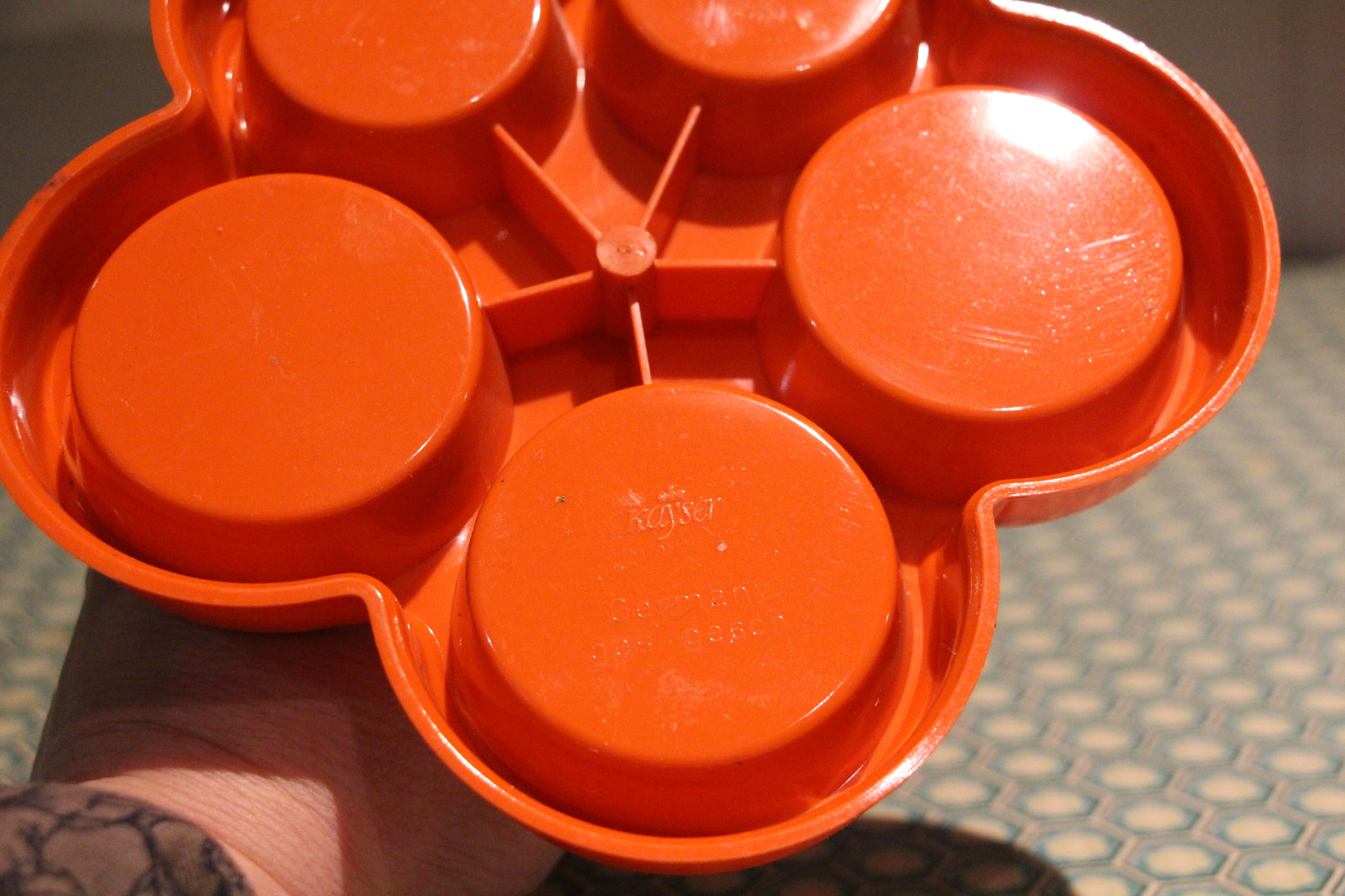 Pepper -salt orange 70's placemat