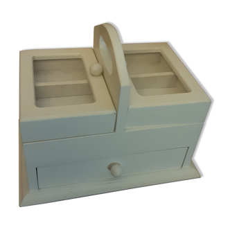 Boîte à bijoux en bois blanc