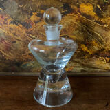 Carafe on base