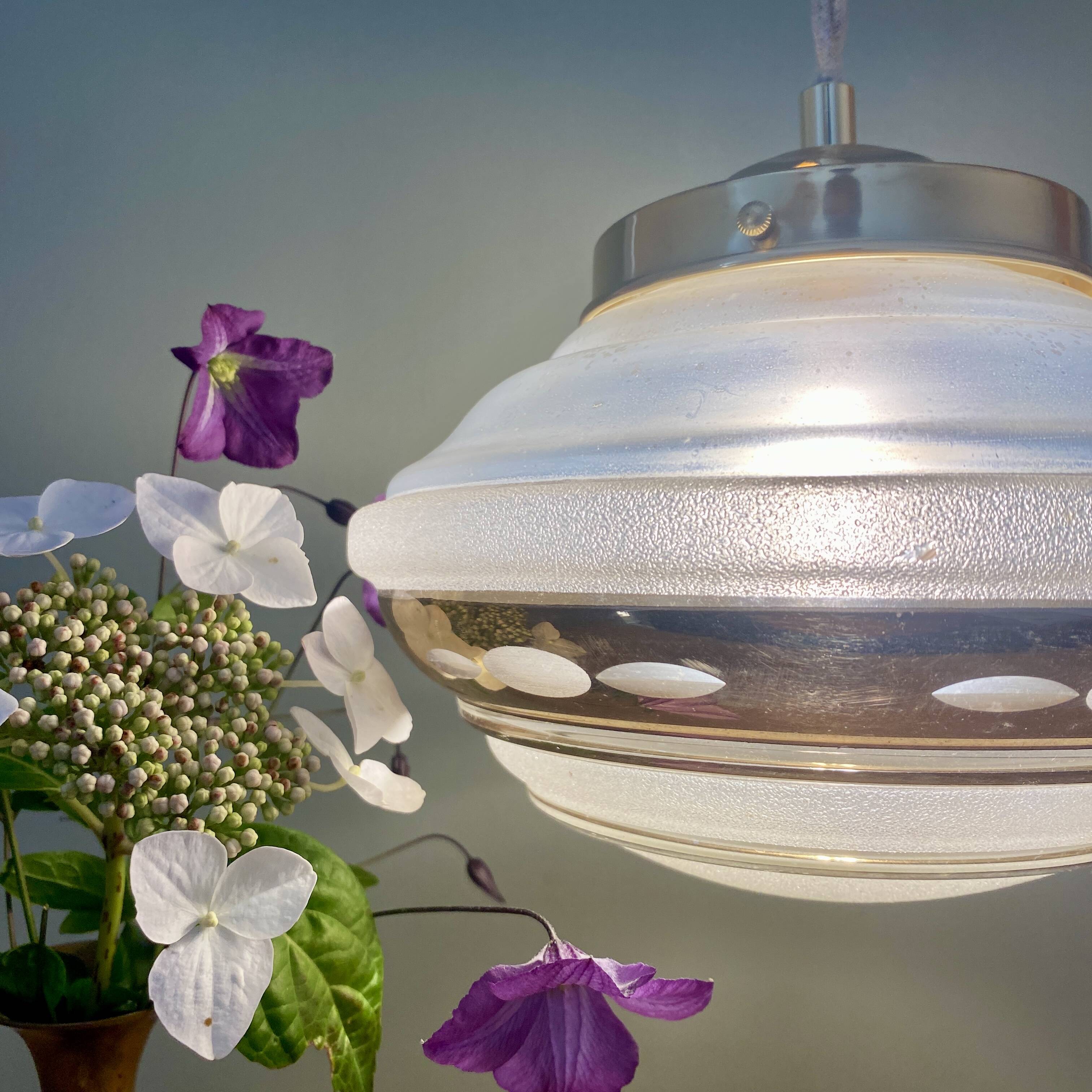 Vintage art deco globe pendant light in white and gold frosted glass