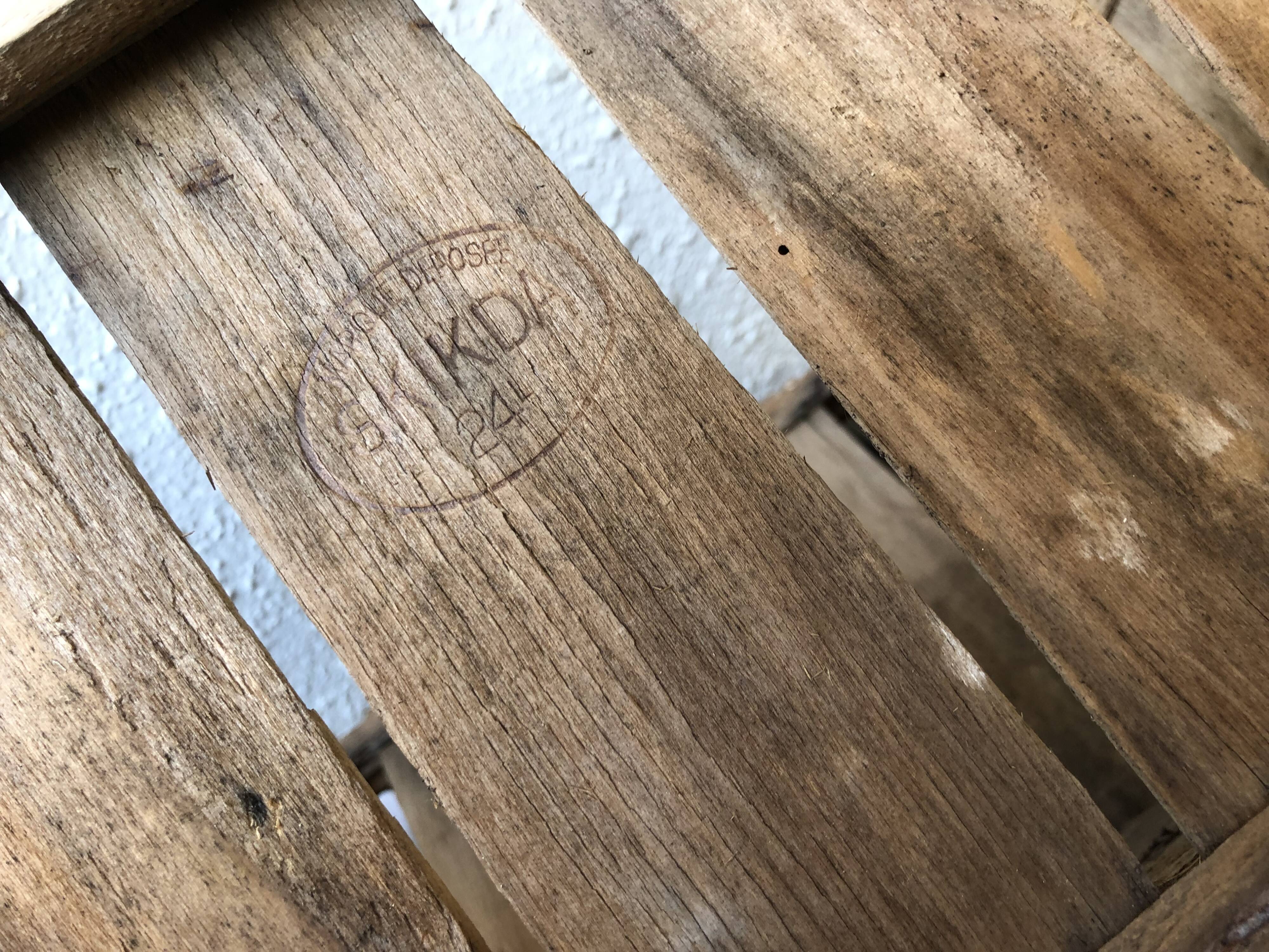 Series of 3 old fruit cups