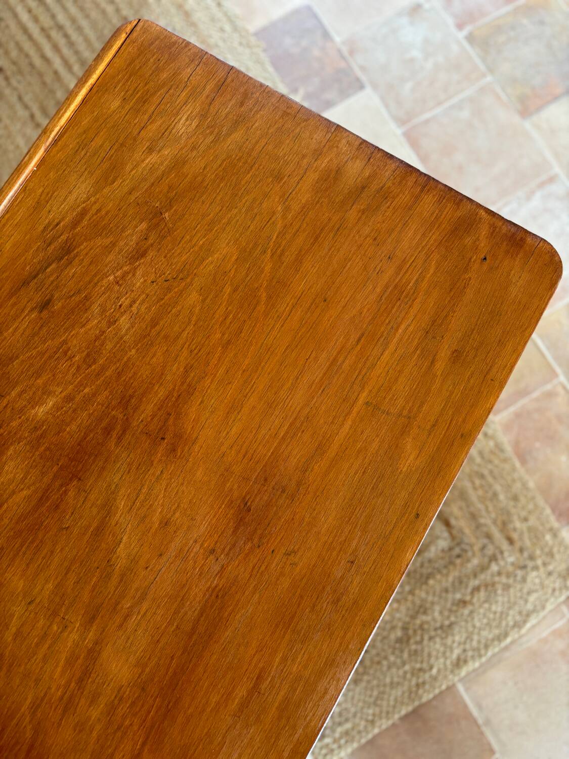 Coffee table with compass legs
