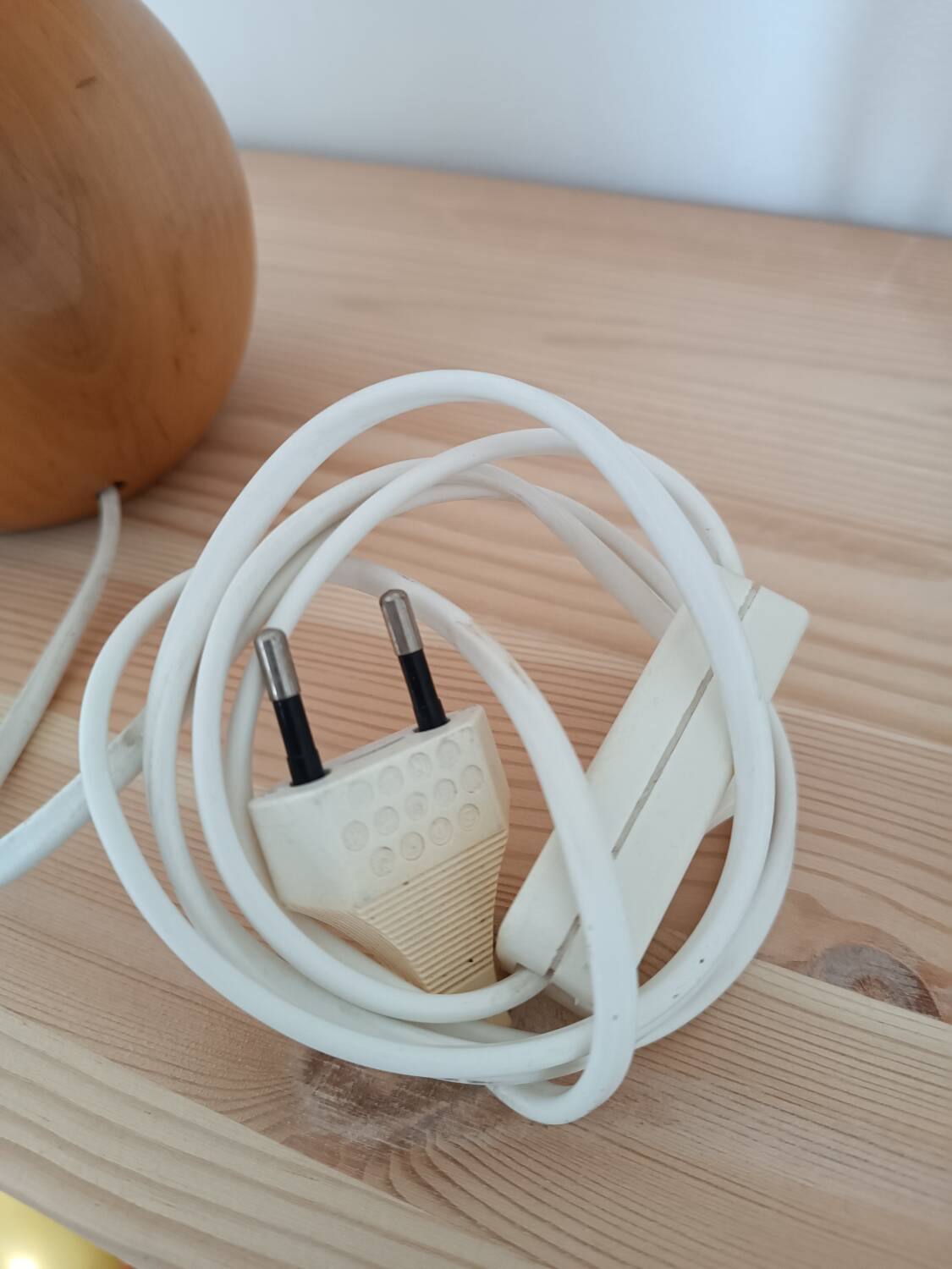 Solid walnut ball lamp