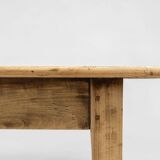 Grande table de ferme rustique en bois d'orme, France vers 1800
