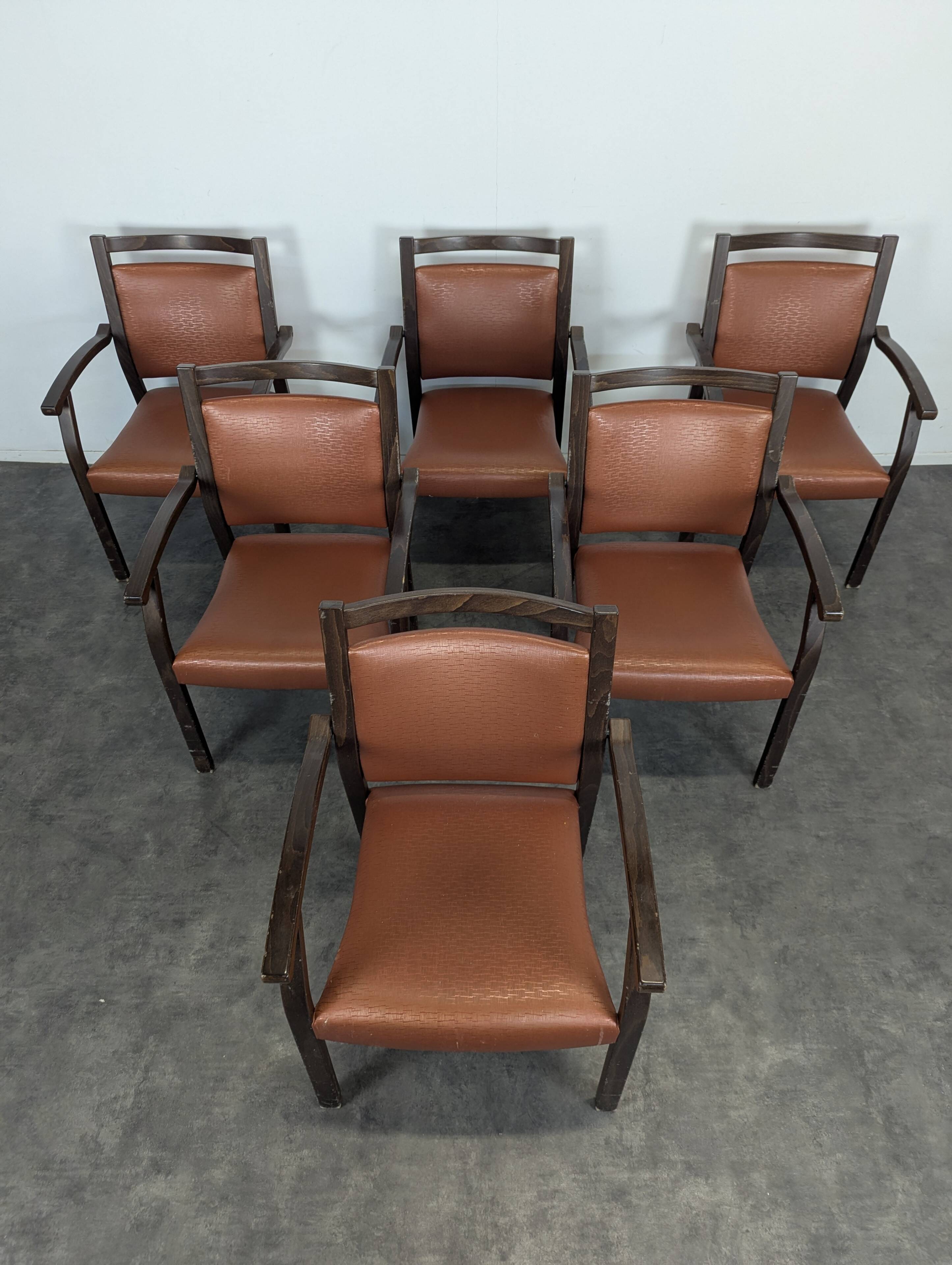 Set of 6 vintage chairs in copper colour.