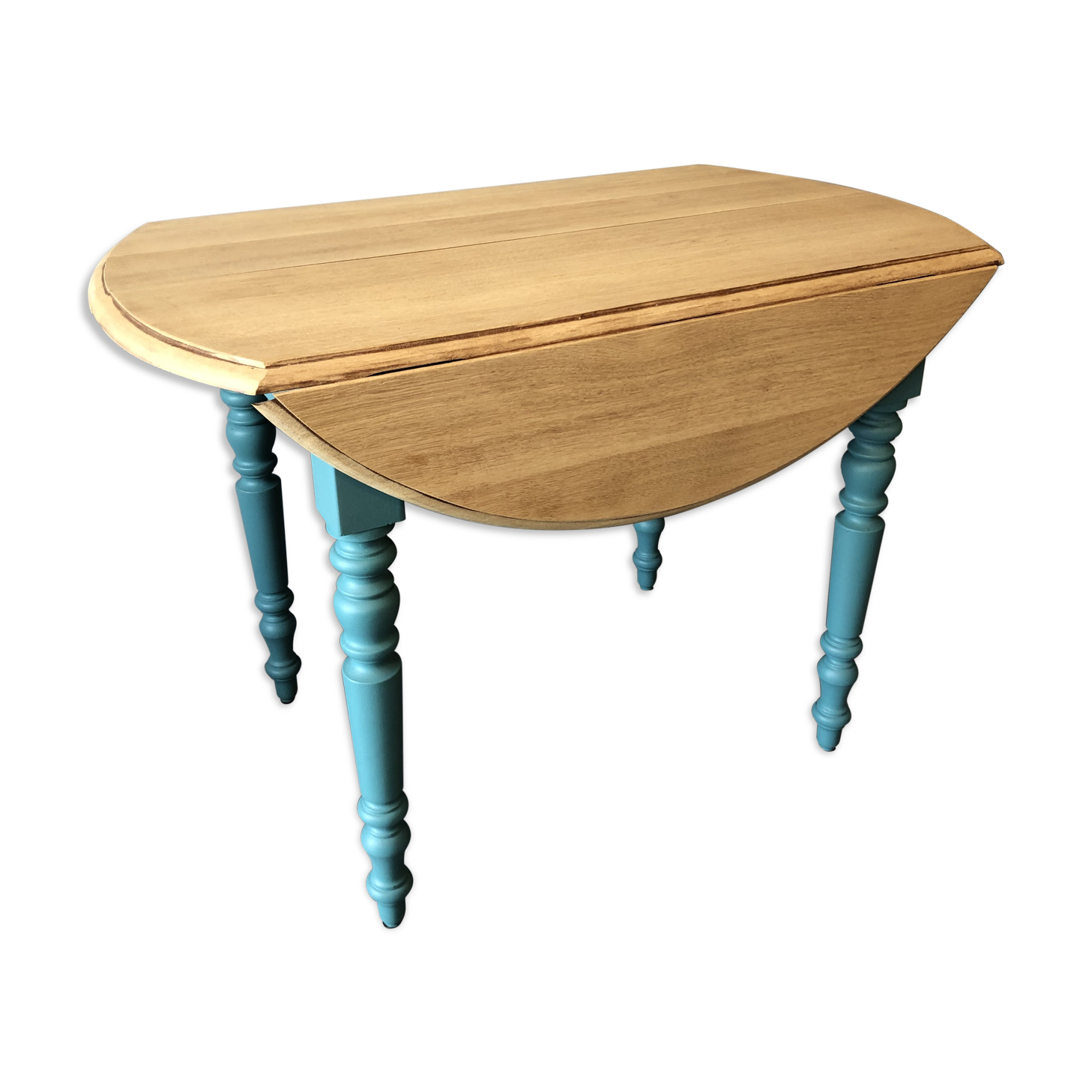 Roundtable with flaps and extensions