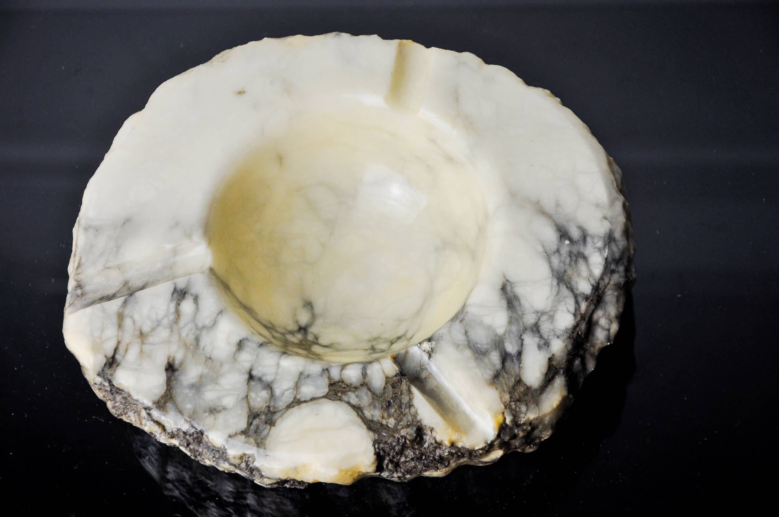 White alabaster ashtray by Romano Bianchi, Italy, 1970