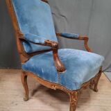 Fauteuil regence en chêne  et velour bleu