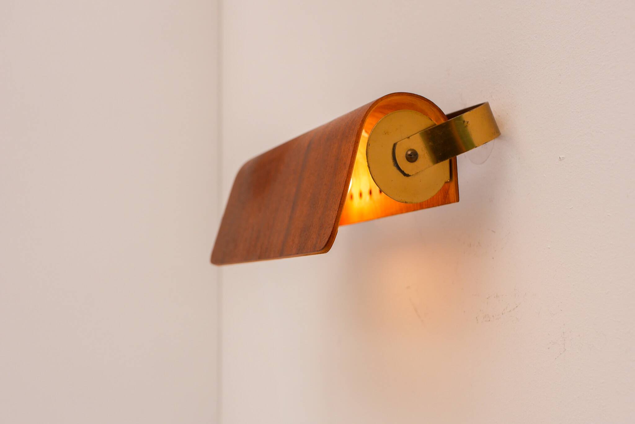 Vintage teak sconce. Mid-century modern classic Scandinavian wall lamp